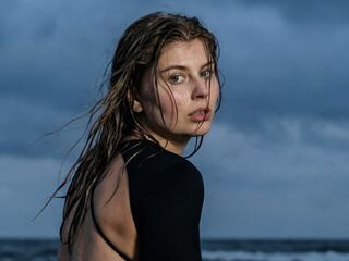 free live cam chat MilaOlivers