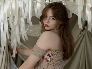 camgirl webcam picture MoonBrittany