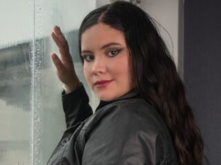 naked cam girl masturbating with sextoy NahiaMonet