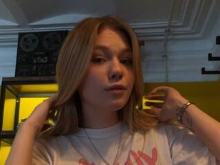 topless webcamgirl NicholGatz