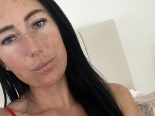 naked girl with webcam masturbating with vibrator OliviaaRosee