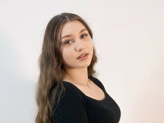 topless camgirl PhebeFrangione
