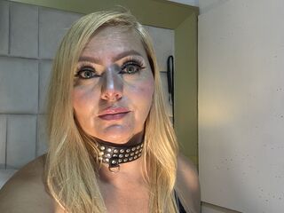 camgirl shaving pussy RoxaneGrace