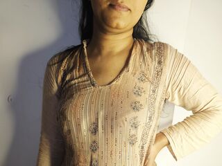 hot cam slut RubbynaKhan