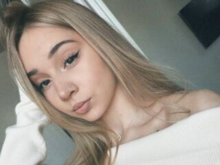 topless webcamgirl ShaquitaSofranko