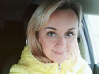 naked girl with webcam fingering pussy SkyKuper