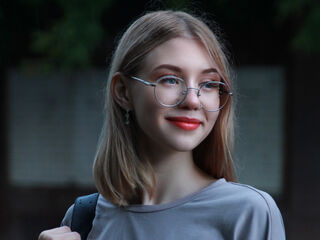 camgirl playing with dildo TishaTalty