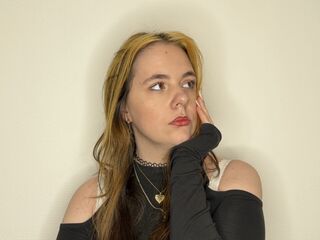 camgirl playing with dildo VilmaPratte