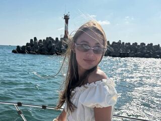 free webcam chatroom YaekoBrowers