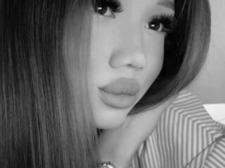 cam girl playing with sextoy ZellaRessler