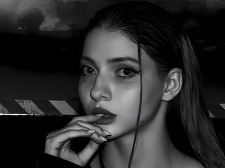 camslut showing tits sophienovakova